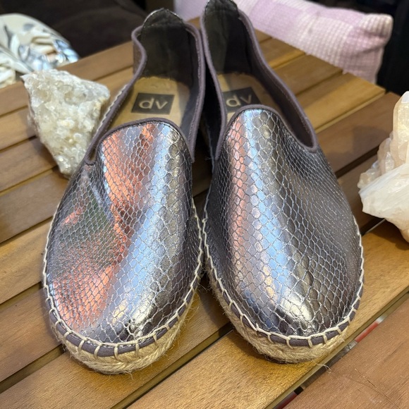 Dolce Vita Metallic Snakeskin Print Flats, sz 9 - Picture 10 of 11
